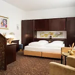מלון City-hotel 4*