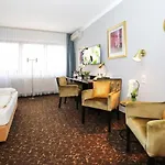 City-hotel فندق 4*