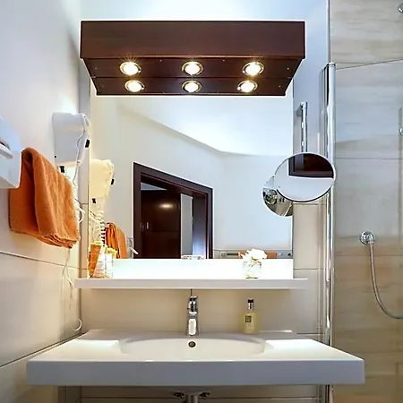 City-hotel 4*