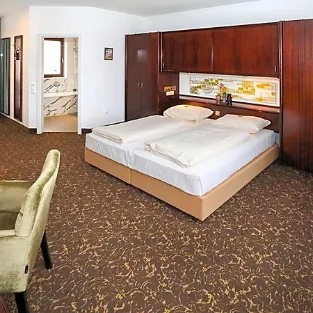 City-hotel 4* אסשפנבורג